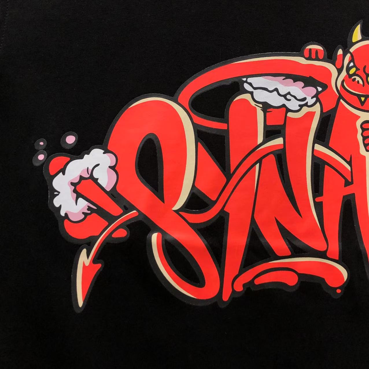 Camiseta Syna World Devil
