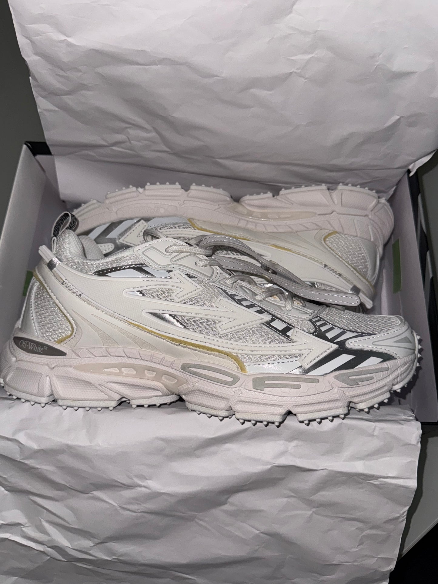 Pronta entrega - Off-White Be Right Back White