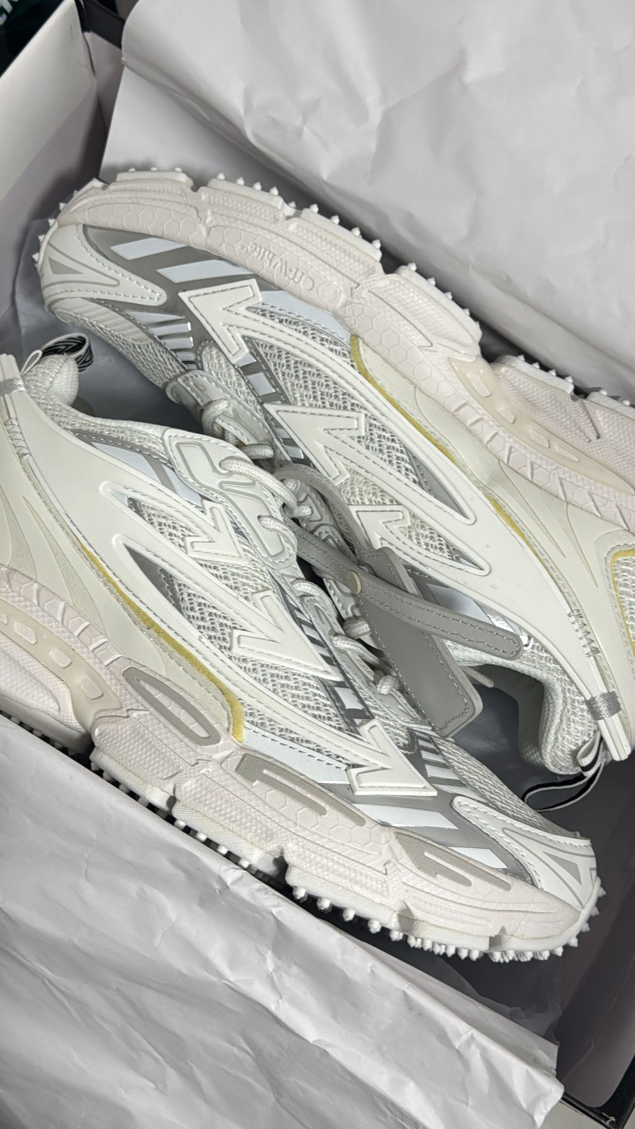 Pronta entrega - Off-White Be Right Back White