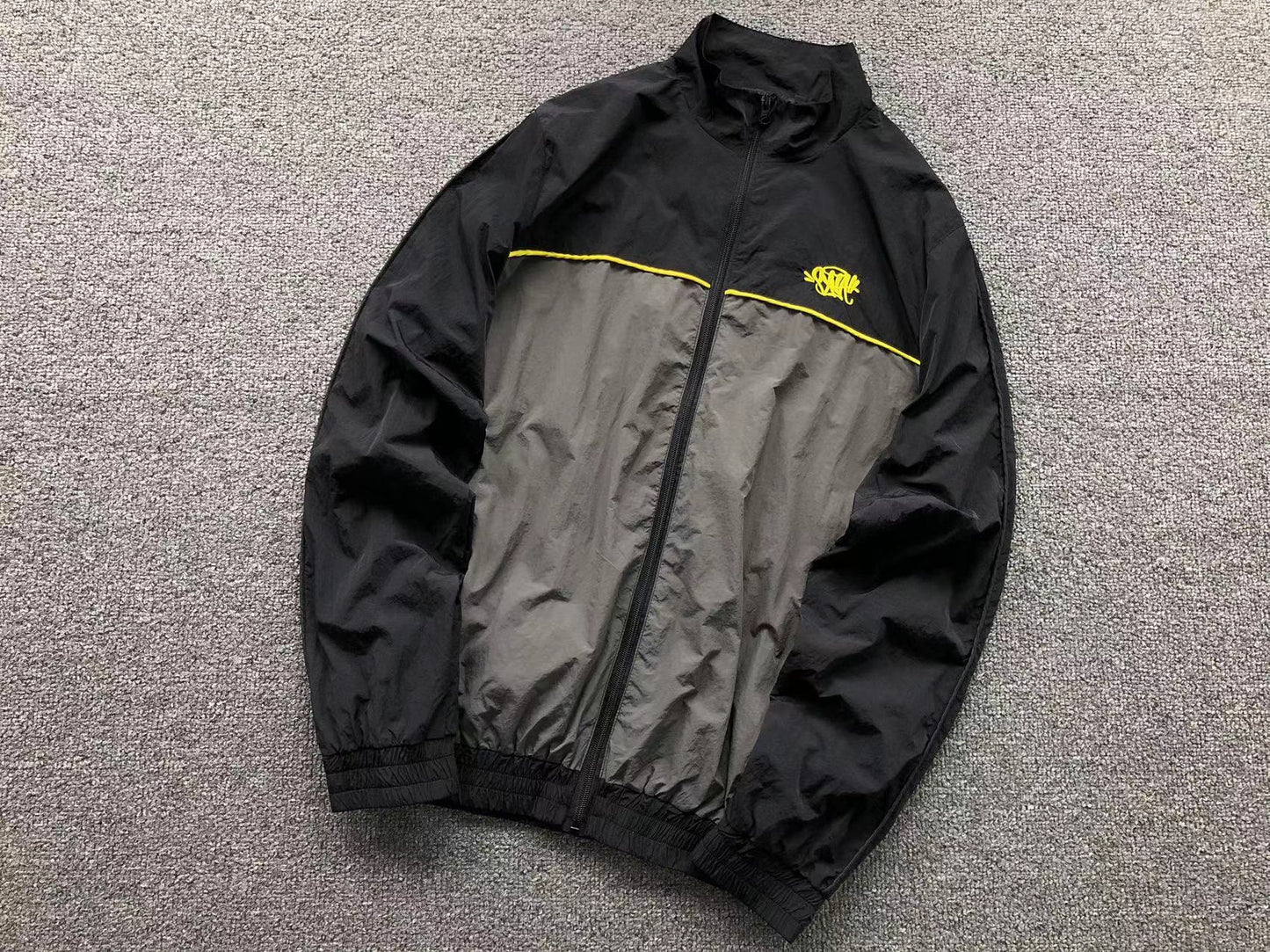 Conjunto Synaworld 'Syna Logo' Shell Preto/Cinza/Amarelo