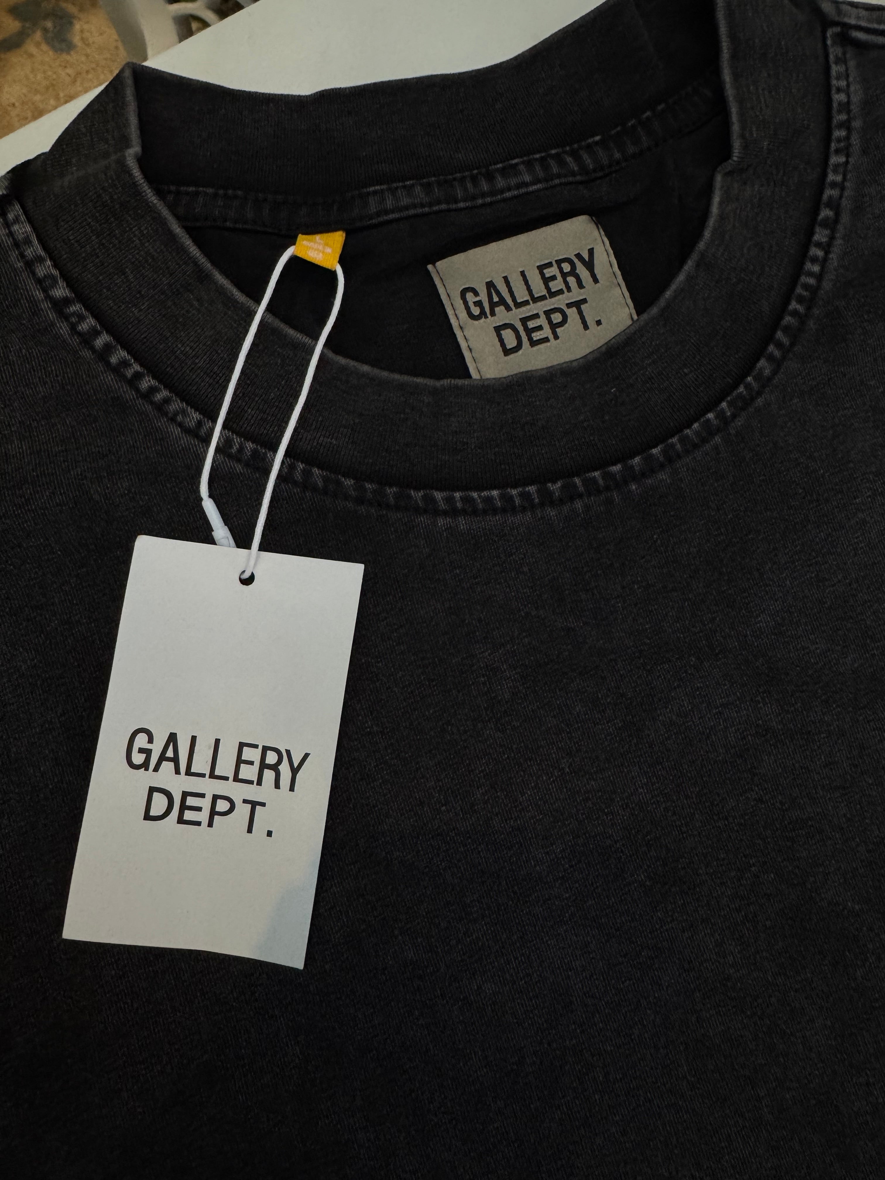 Camiseta Gallery Dept Upside Down Logo