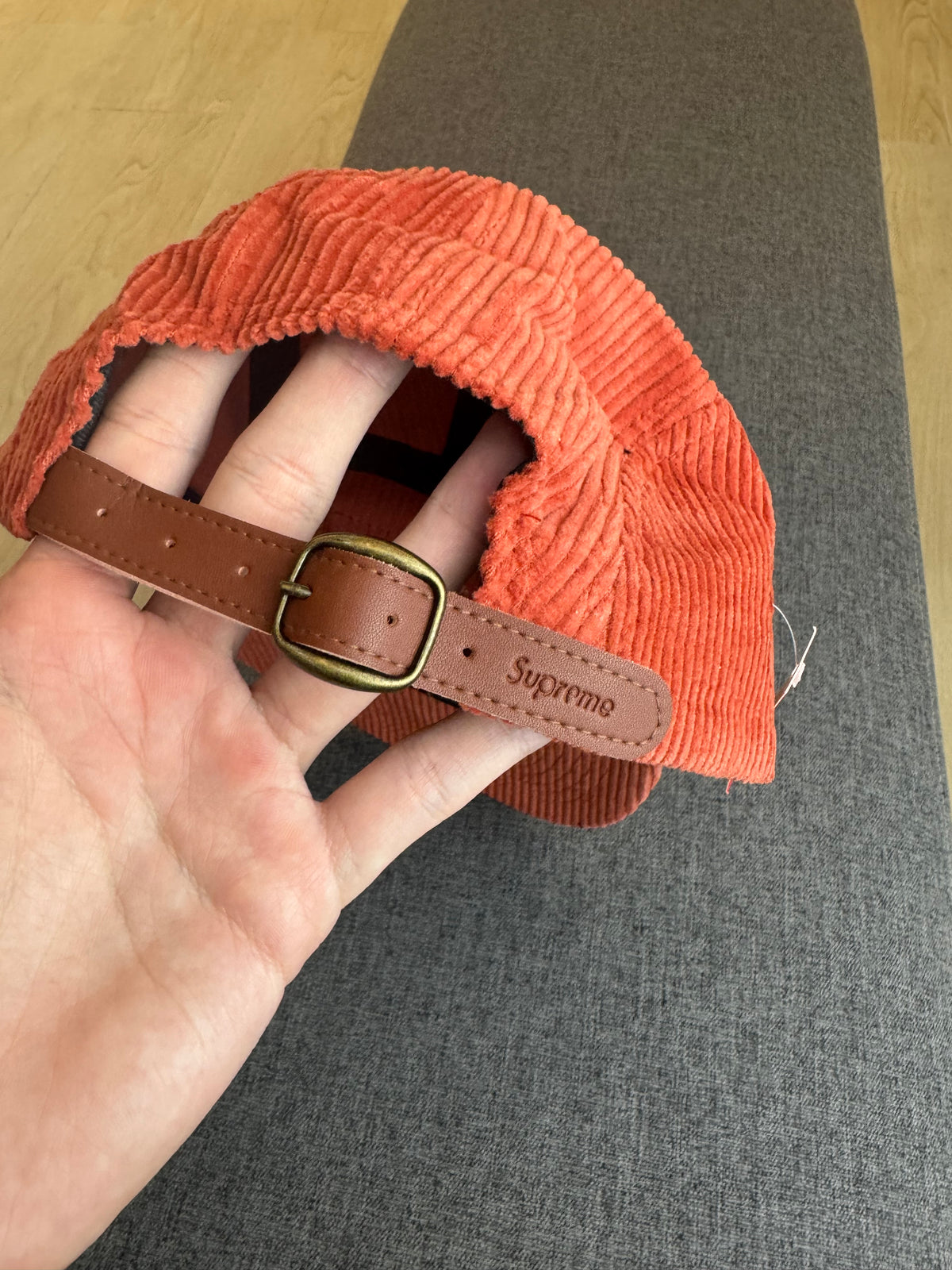 Boné Supreme Corduroy Camp Coral