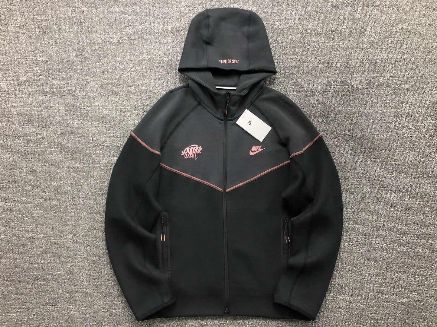 Conjunto Tech Fleece Nike x Syna World