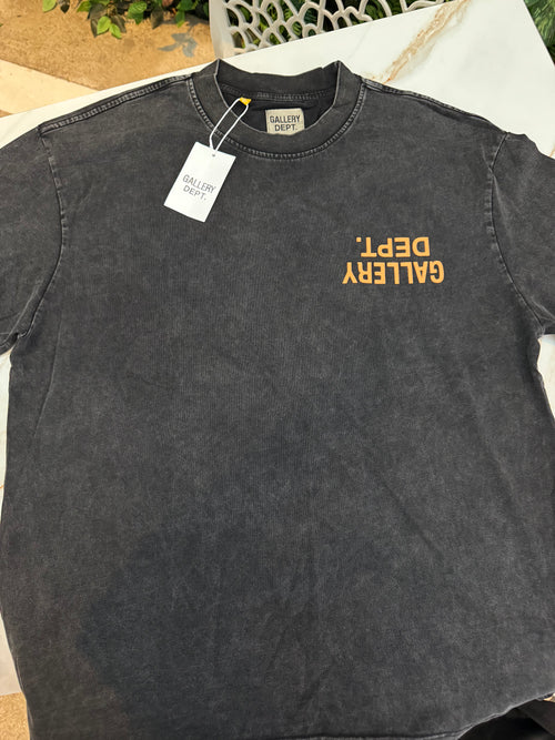 Camiseta Gallery Dept Upside Down Logo