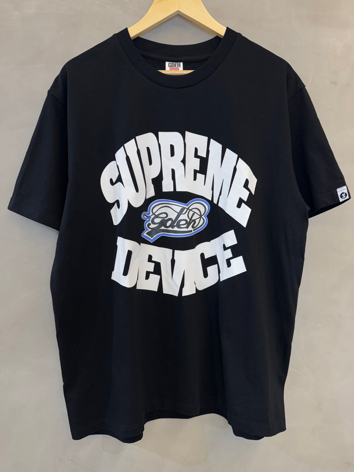 Camiseta Supreme x GoodEnough Device Black
