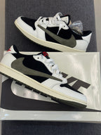 Tênis Travis Scott x Air Jordan 1 Low Olive